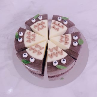 7 Mini Black Sesame Totorro Cheesecakes